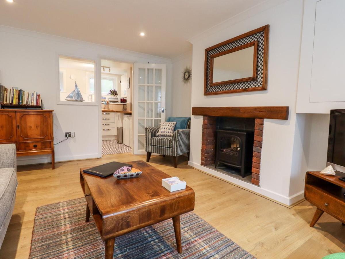Lower Deck - Housity