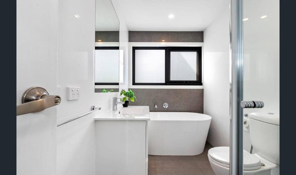 Perfect Beach Getaway - Capel Sound House - Housity