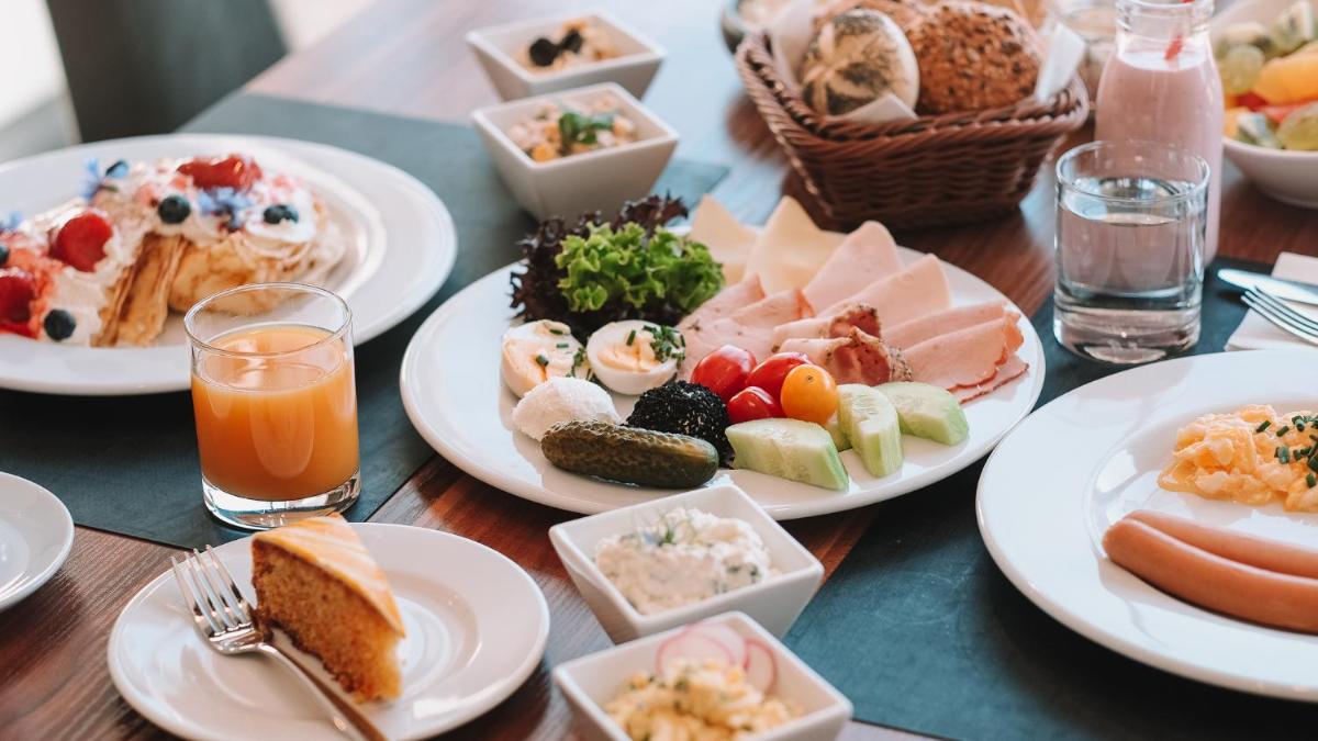 Warsaw Plaza Hotel - Housity