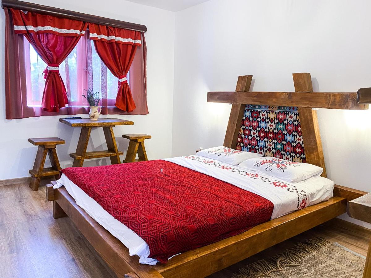 Pensiunea Casa Hărăbor - Housity