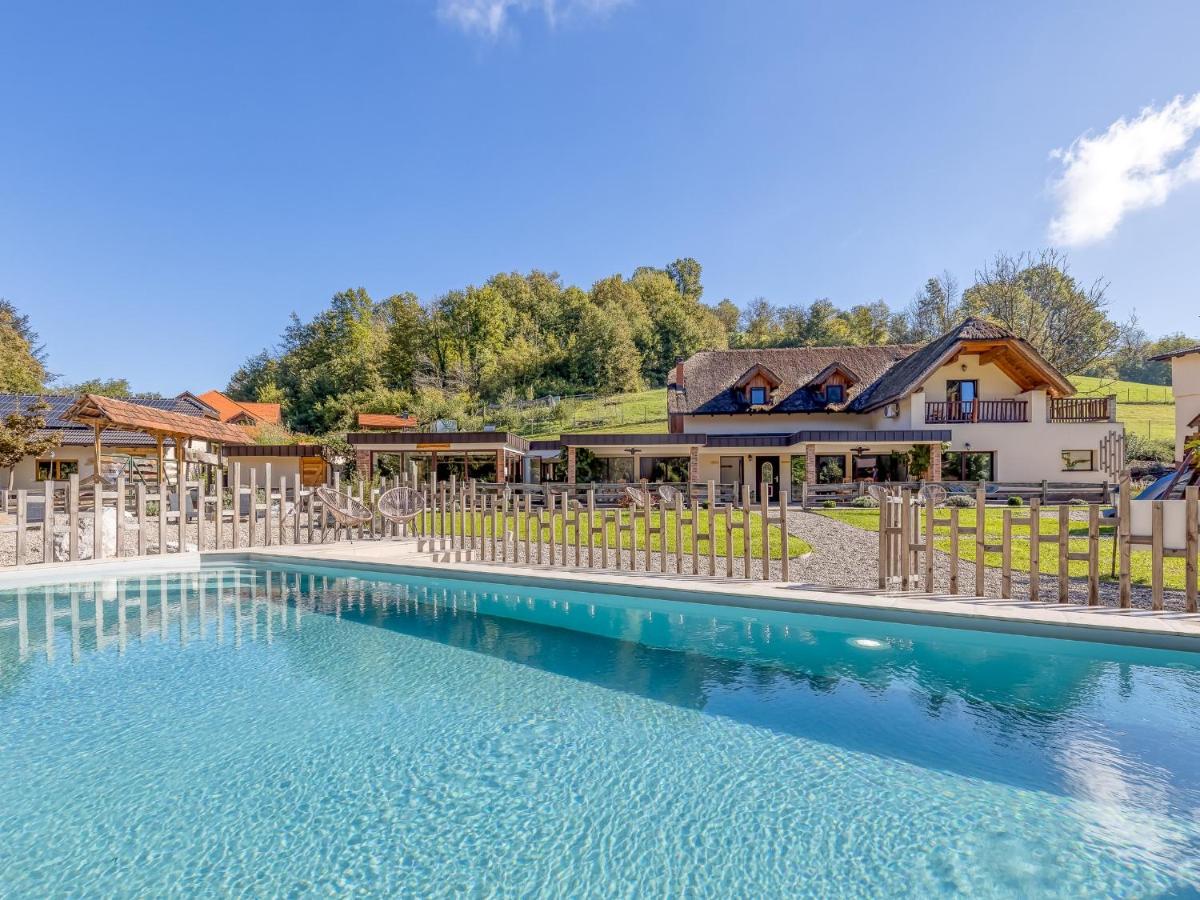 Suitetrails - Pool Suite Apartments - Happy Rentals