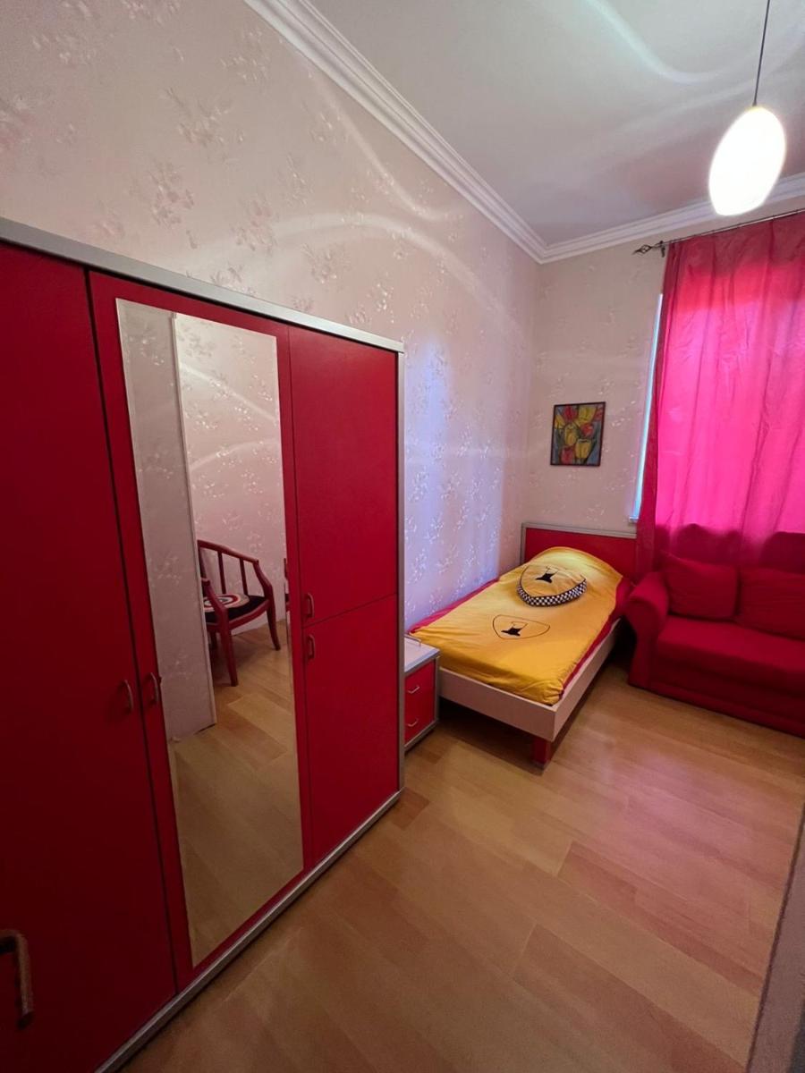 House; 2 bedroom, big hall, free parking, barbeque - Housity