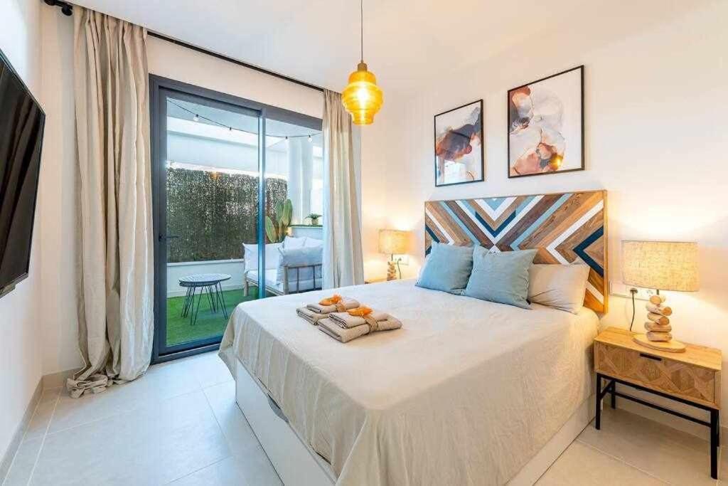 797 HOLIDAY RENTALS - Lujoso apartamento para 6 con jacuzzi en Higueron - Housity