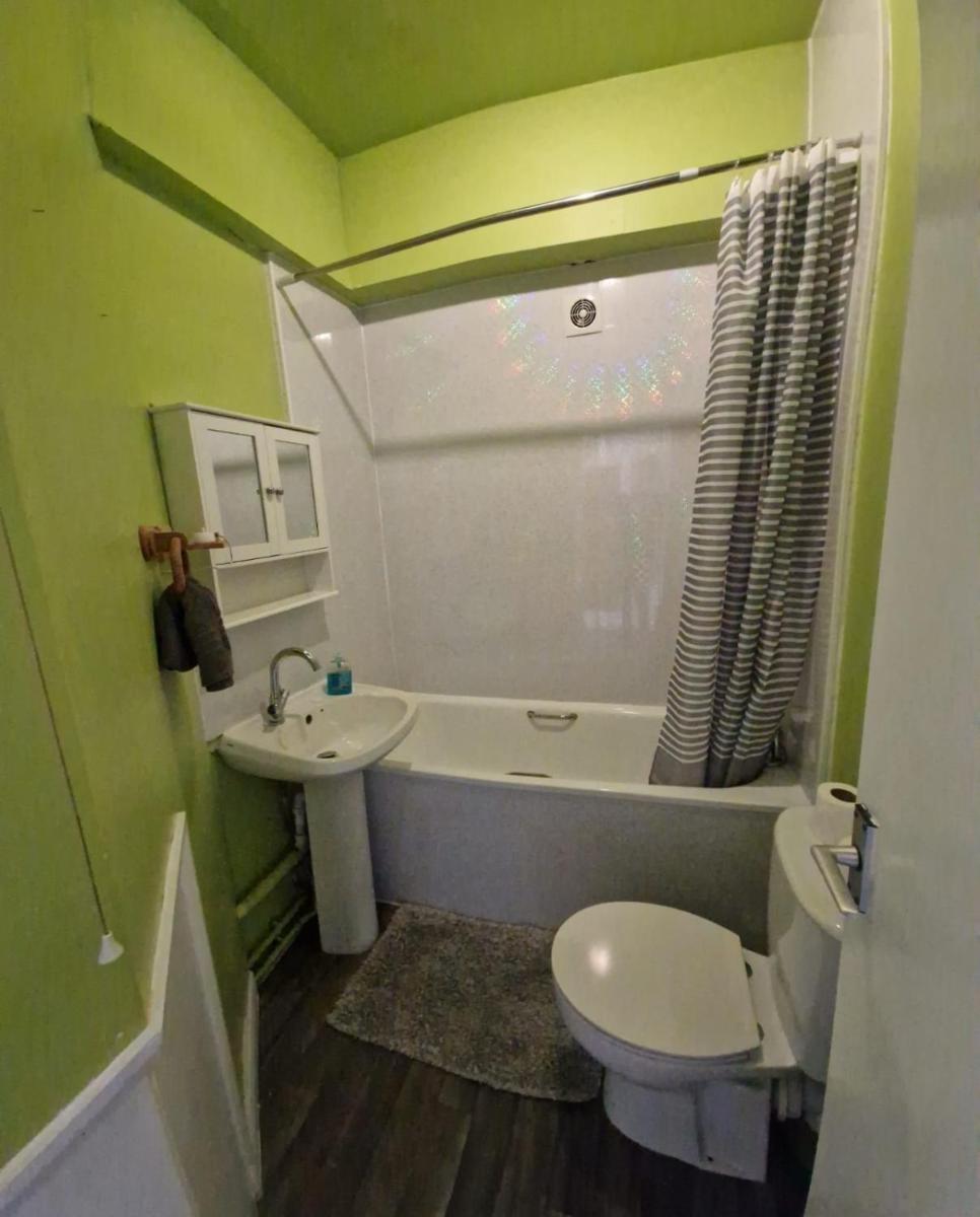 74 Alma Road Free Parking - Housity