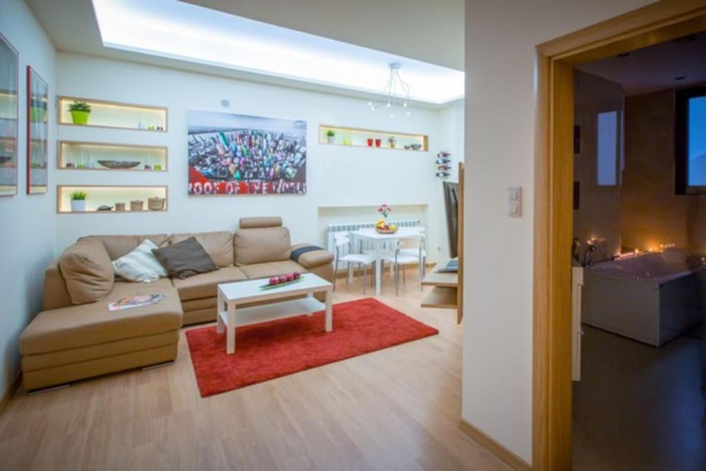 High Tech – luxurious apartment - Housity