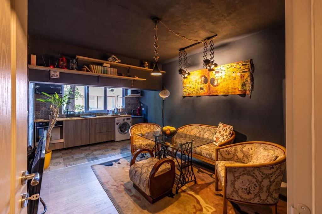 The Cave Vintage Apartment, Varna City, Bulgaria - Housity