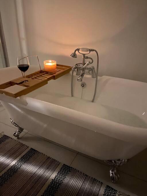 5-bedroom house close to Rathmullan beach - Housity