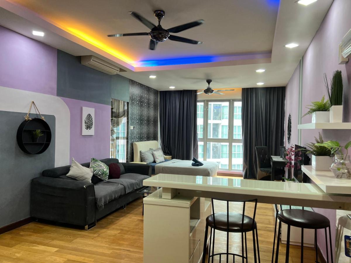 Regalia sky pool klcc by pasira home - Housity