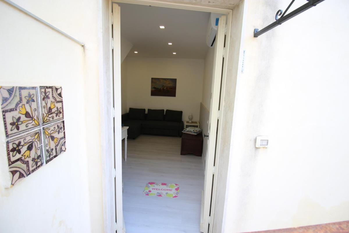 Modica Balcony - Housity