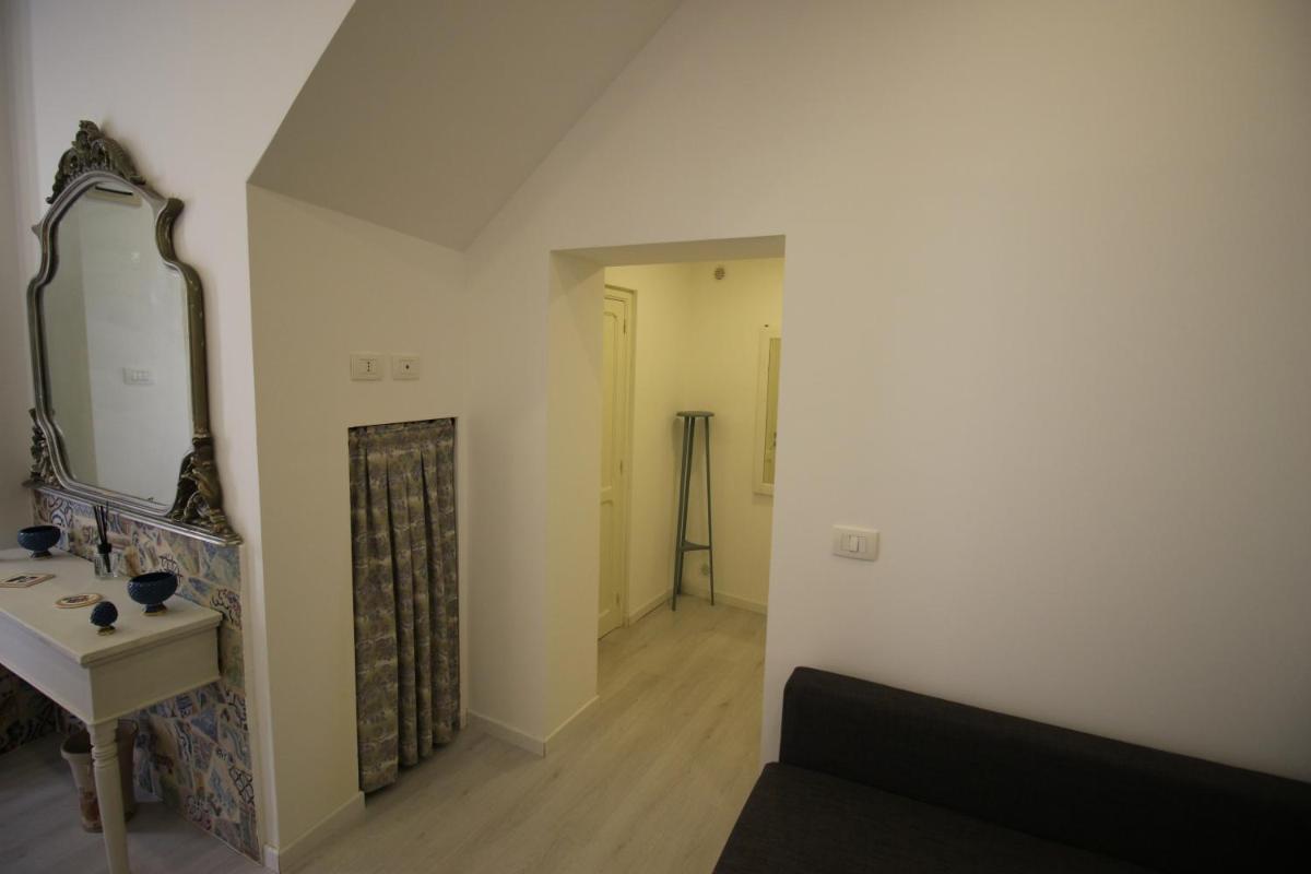 Modica Balcony - Housity