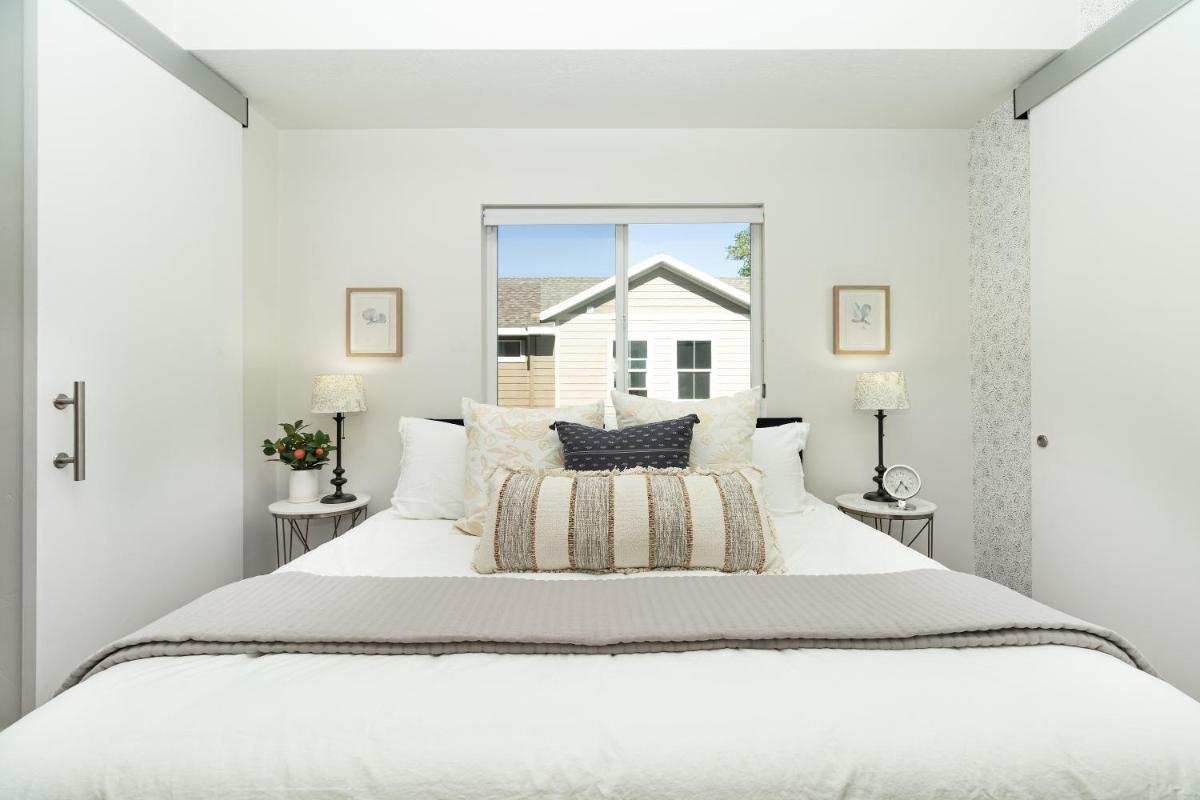 Apartments Close to Downtown, Conventions, Airport, Mountains, Shopping - Housity
