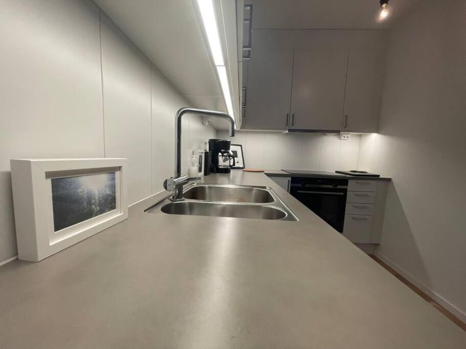 Modern & New Apartment Near CenterUniHospital With Balcony - Housity
