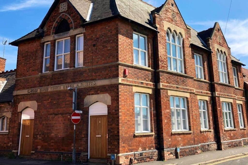 Central Newark Apartment 1 St Mary’s Rooms - Housity