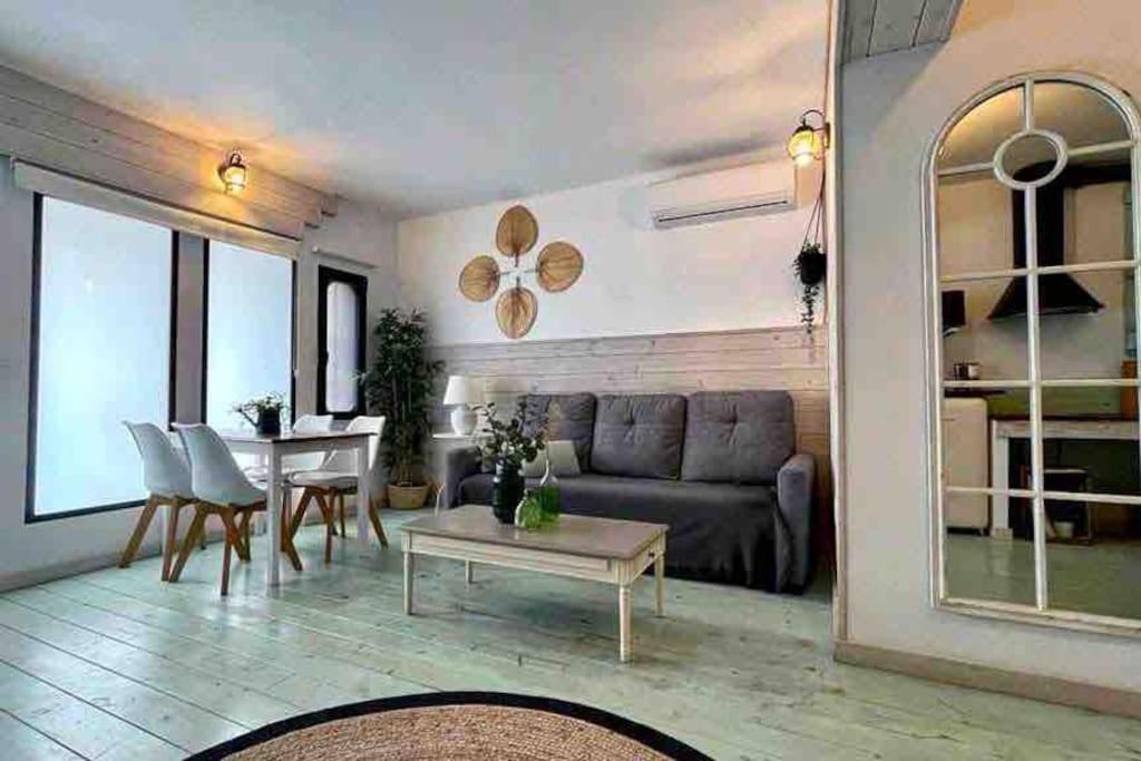 New Cozy Beach apartment, WiFi - Housity