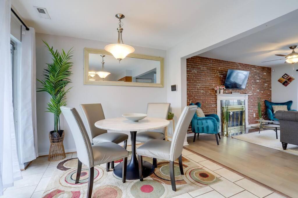 Cute and cozy home close to Washington DC! - Housity