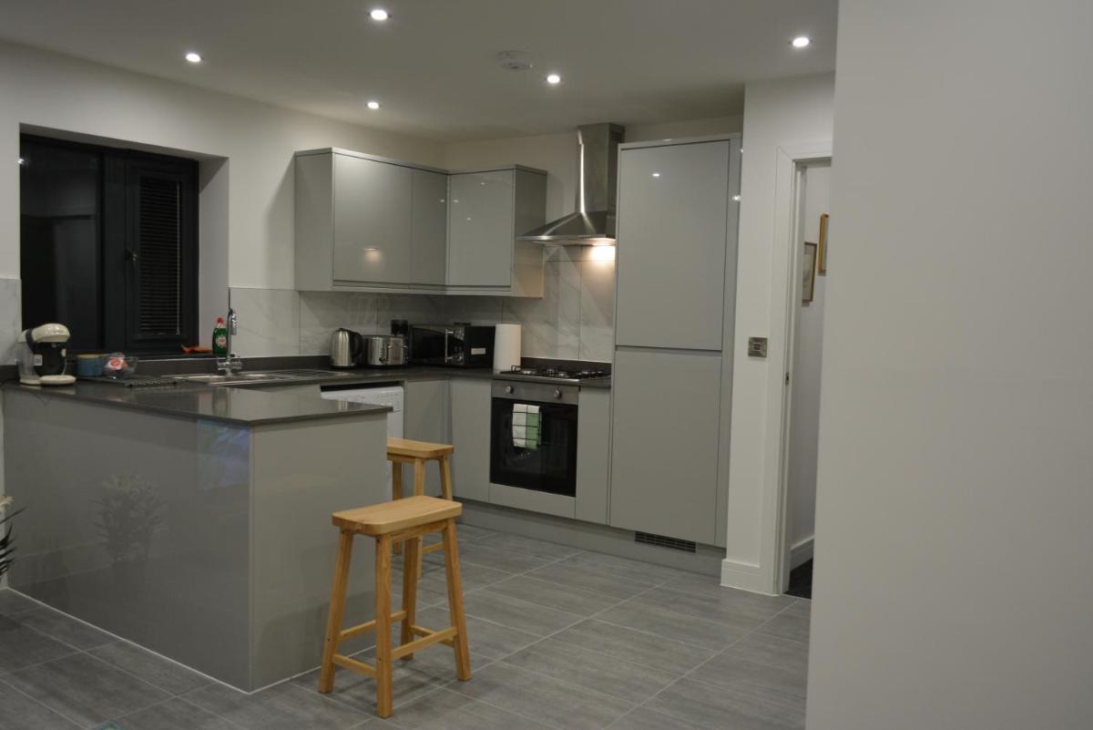 8 Jarn Court - Housity