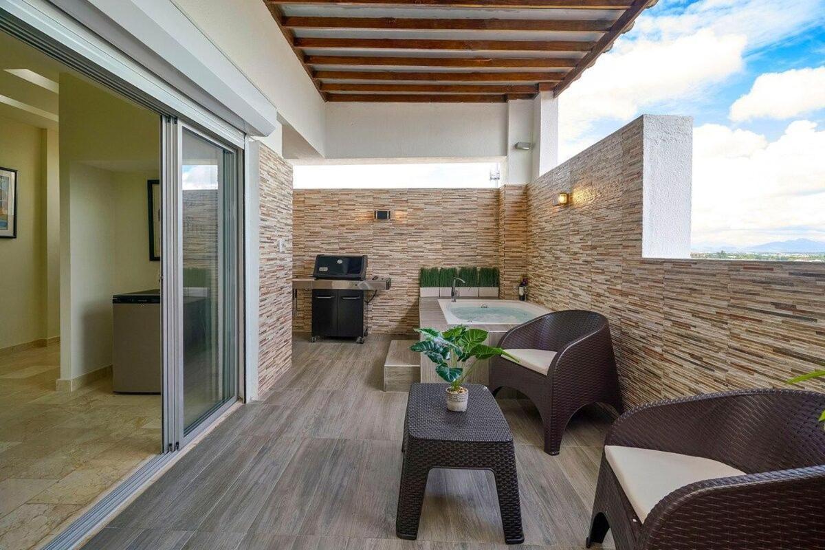 Suitetrails - PH Naco Nuevo Penthouse 2BR Private JACCUZI & Terrance
