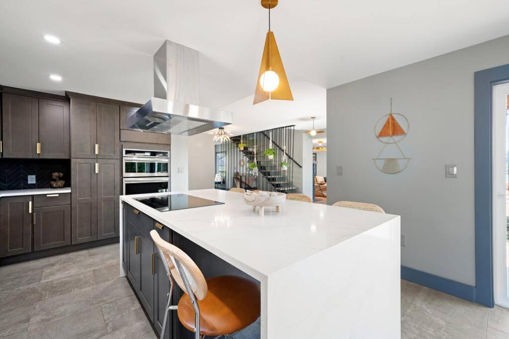 Casa Cielo NEW! Steilacoom Lakefront Retreat - Housity