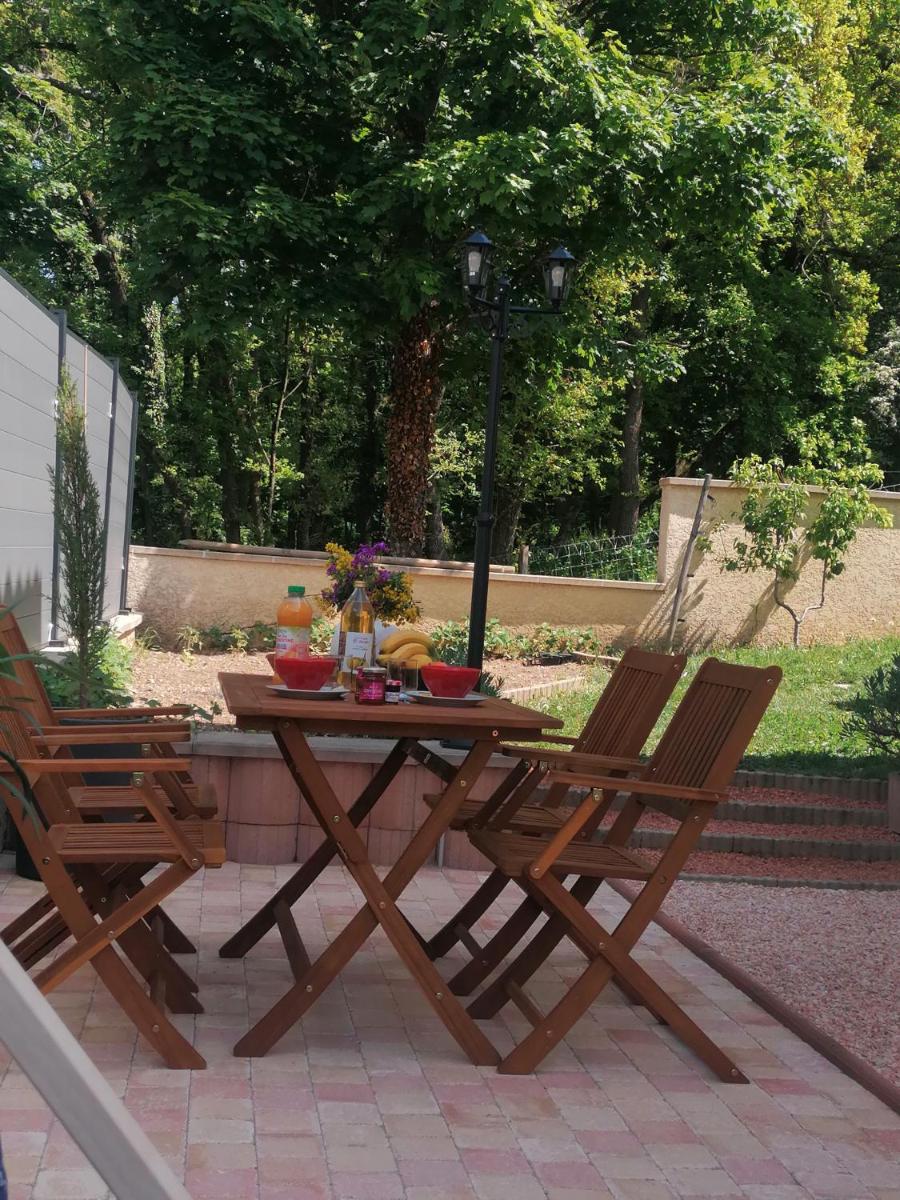 Charmant appartement T2 dans villa avec en supplément spa extérieur de mai à septembre - Housity