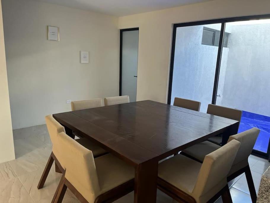 Casa de lujo para 11 personas, con alberca céntrica, estacionamiento , pet friendly CASA LEYRE - Housity