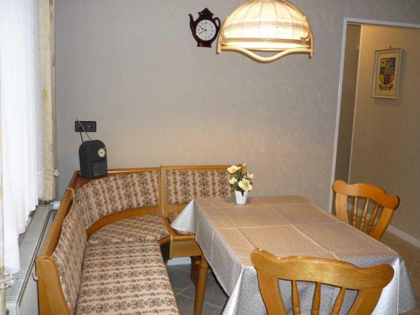 Ferienwohnung Oehlert - separater Eingang und möblierte Terrasse - Housity