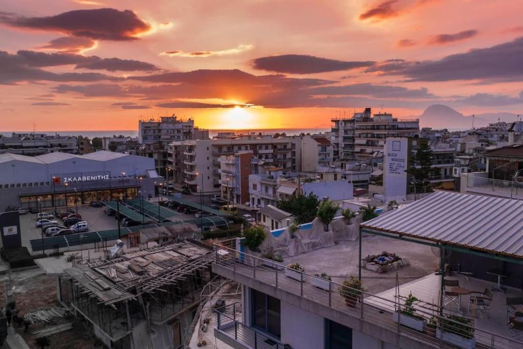 Deluxe οροφοδιαμέρισμα με υδρομασάζ κ' ταρατσόκηπο - Housity