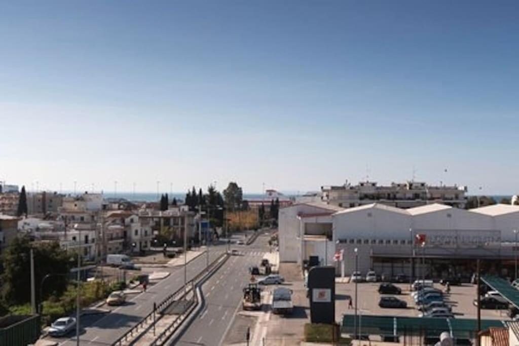 Deluxe οροφοδιαμέρισμα με υδρομασάζ κ' ταρατσόκηπο - Housity