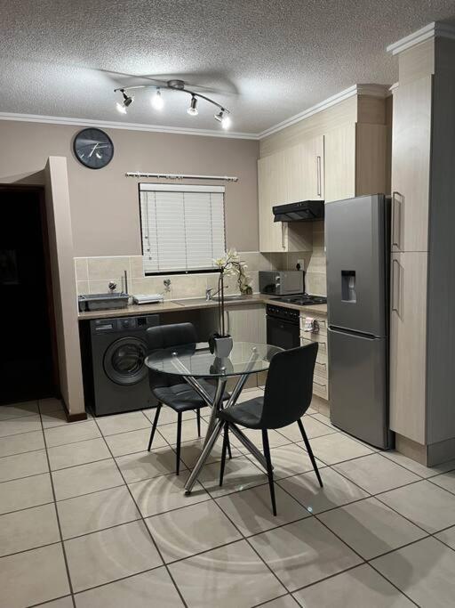 Lovely 1-bedroom sunset apartment - Housity