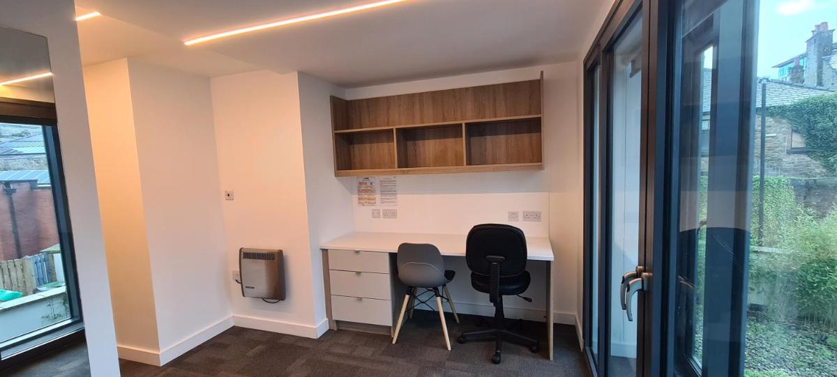 1 Night Free Comfortable Rooms in Lancaster for STUDENTS ONLY - SK - Housity