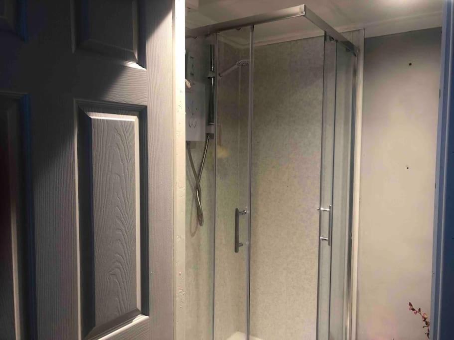 Mac studio : private room, en-suite & own access - Housity