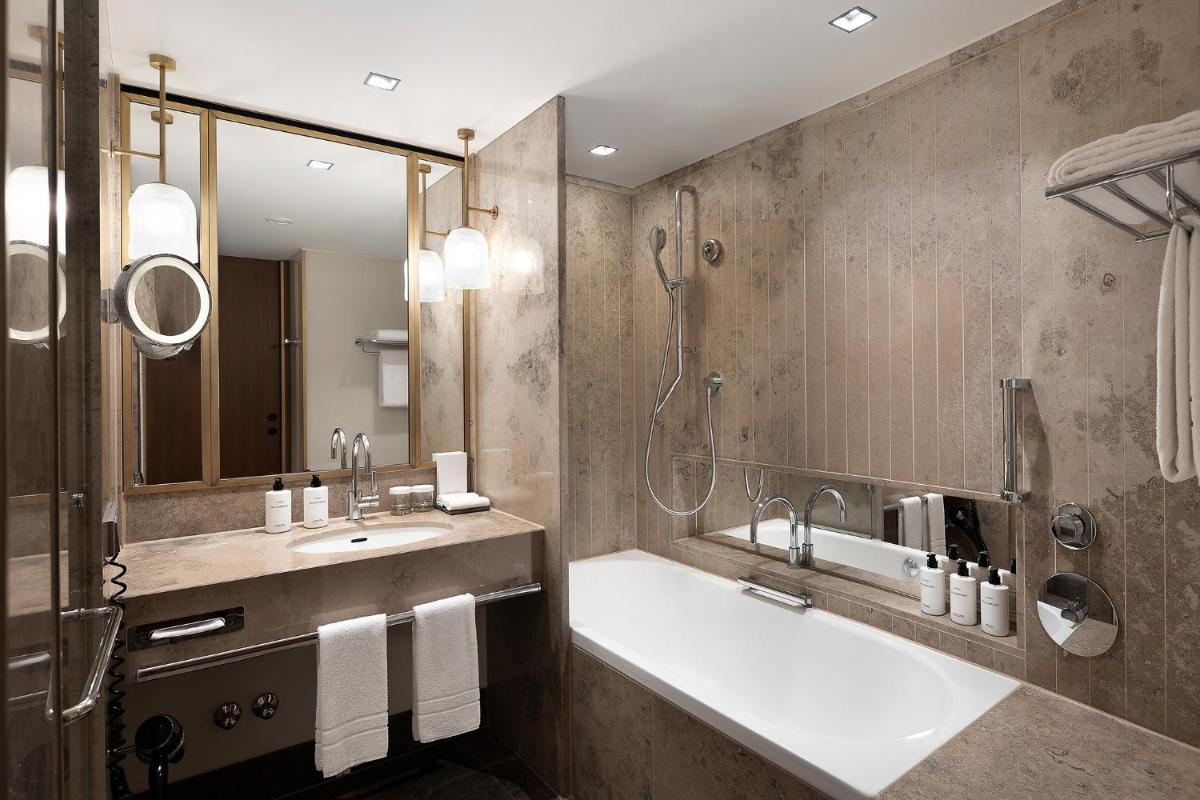 Ein Badezimmer in der Unterkunft InterContinental Berlin by IHG