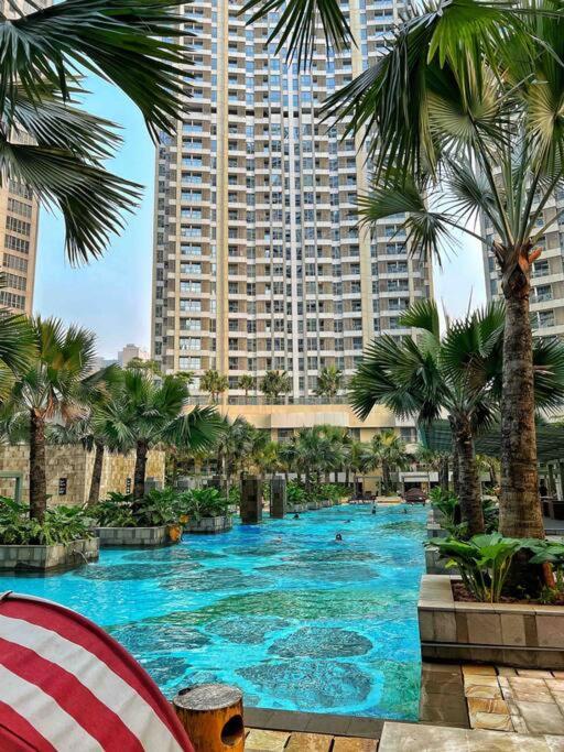 Cozy Studio Apartmen at Taman Anggrek Residences - Housity