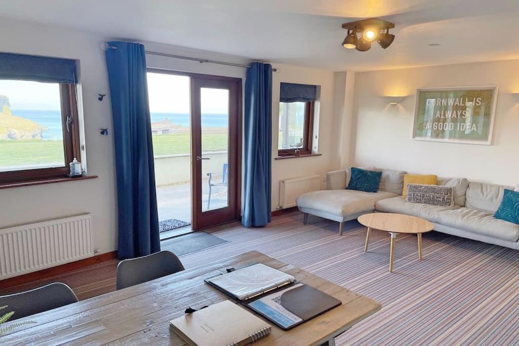 White Lodge - Coast Hideaways - Housity