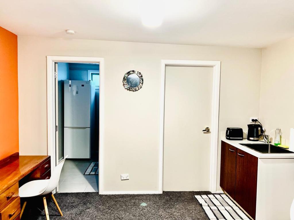 Private studio Auckland Self Checkin and 2 Parking Netflix Prime - Housity