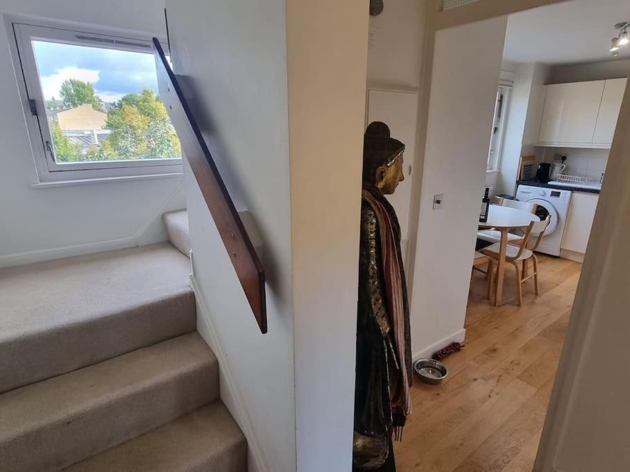 Lovely 1 Bed Flat, 5 mins from Portobello Market - Housity