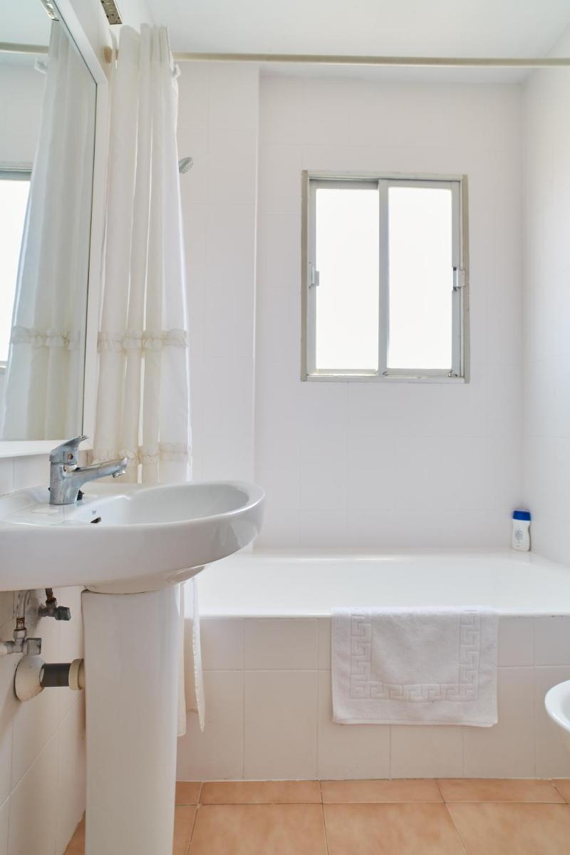 Apartamentos San Antonio Beach - Housity