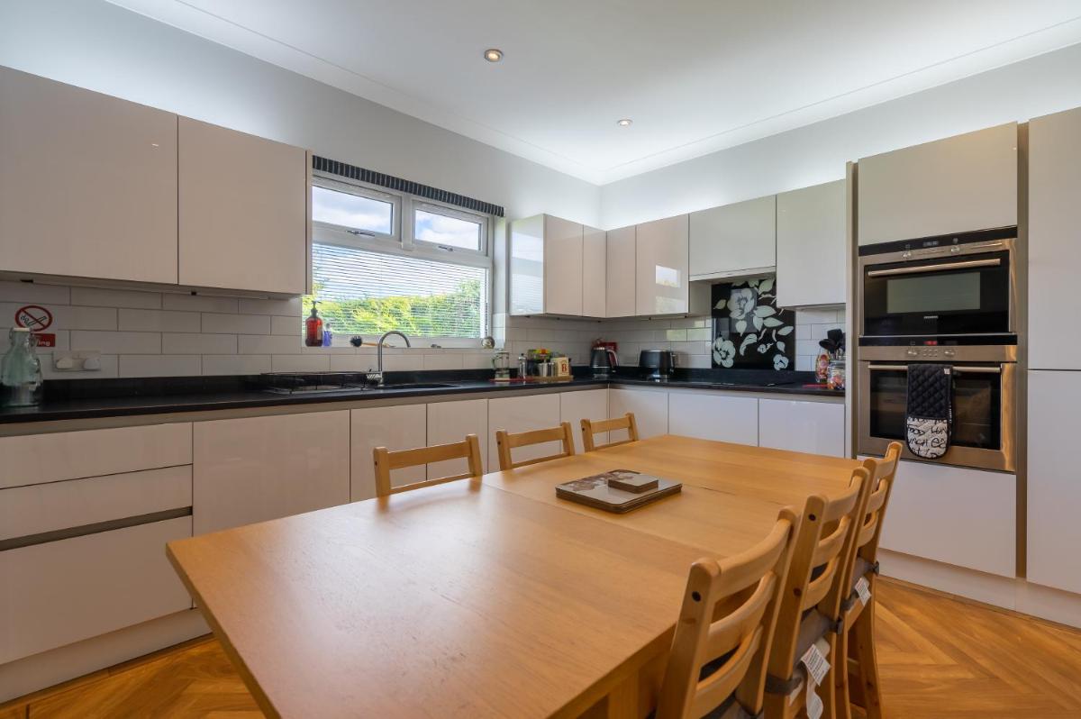Craigey Beach Home - Housity
