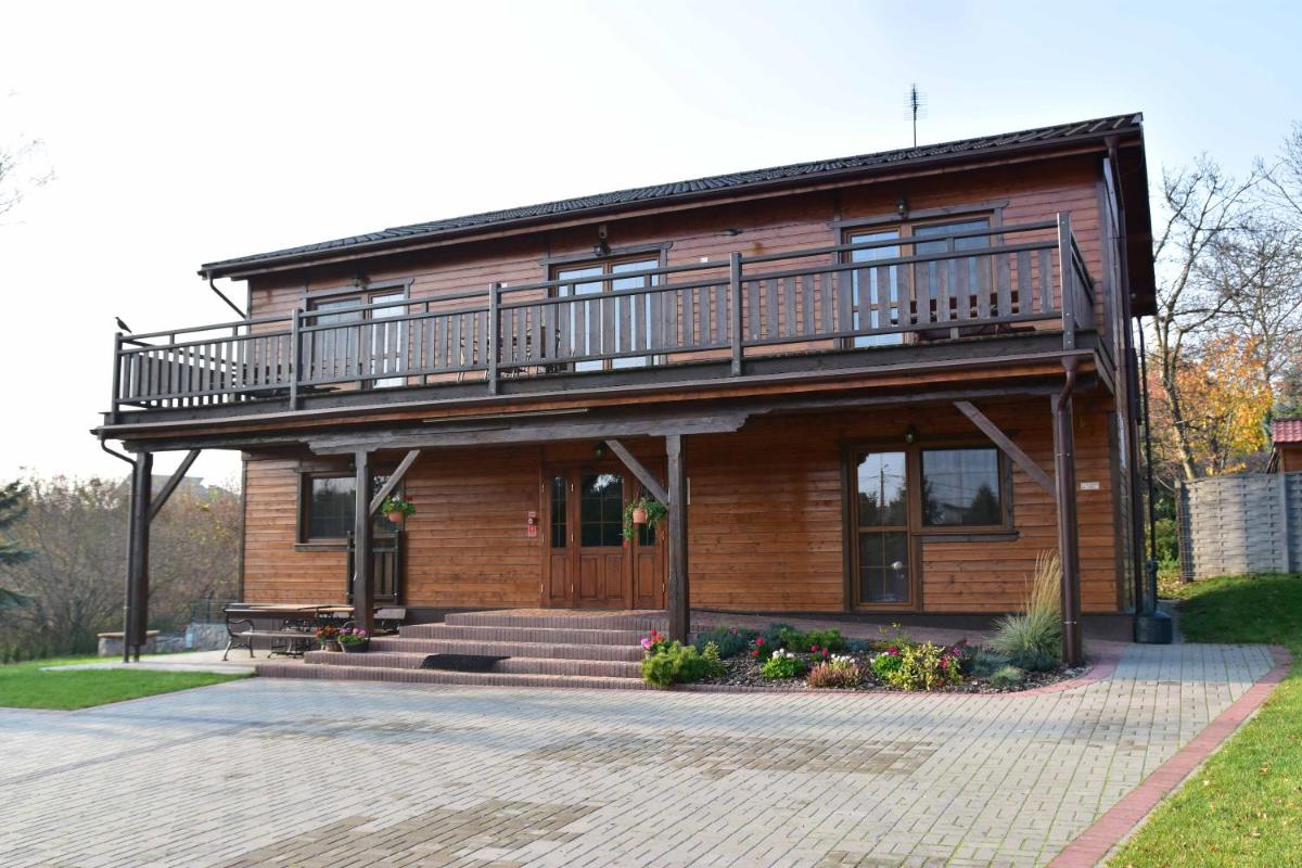 Nad Stawem - Housity