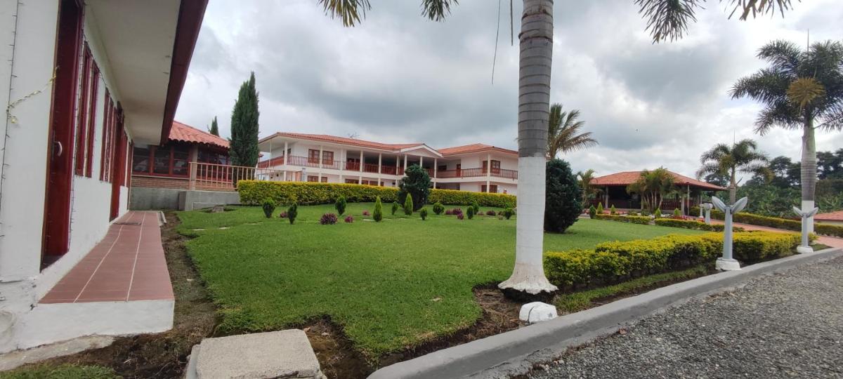 Hotel Confort Cafetero - Housity