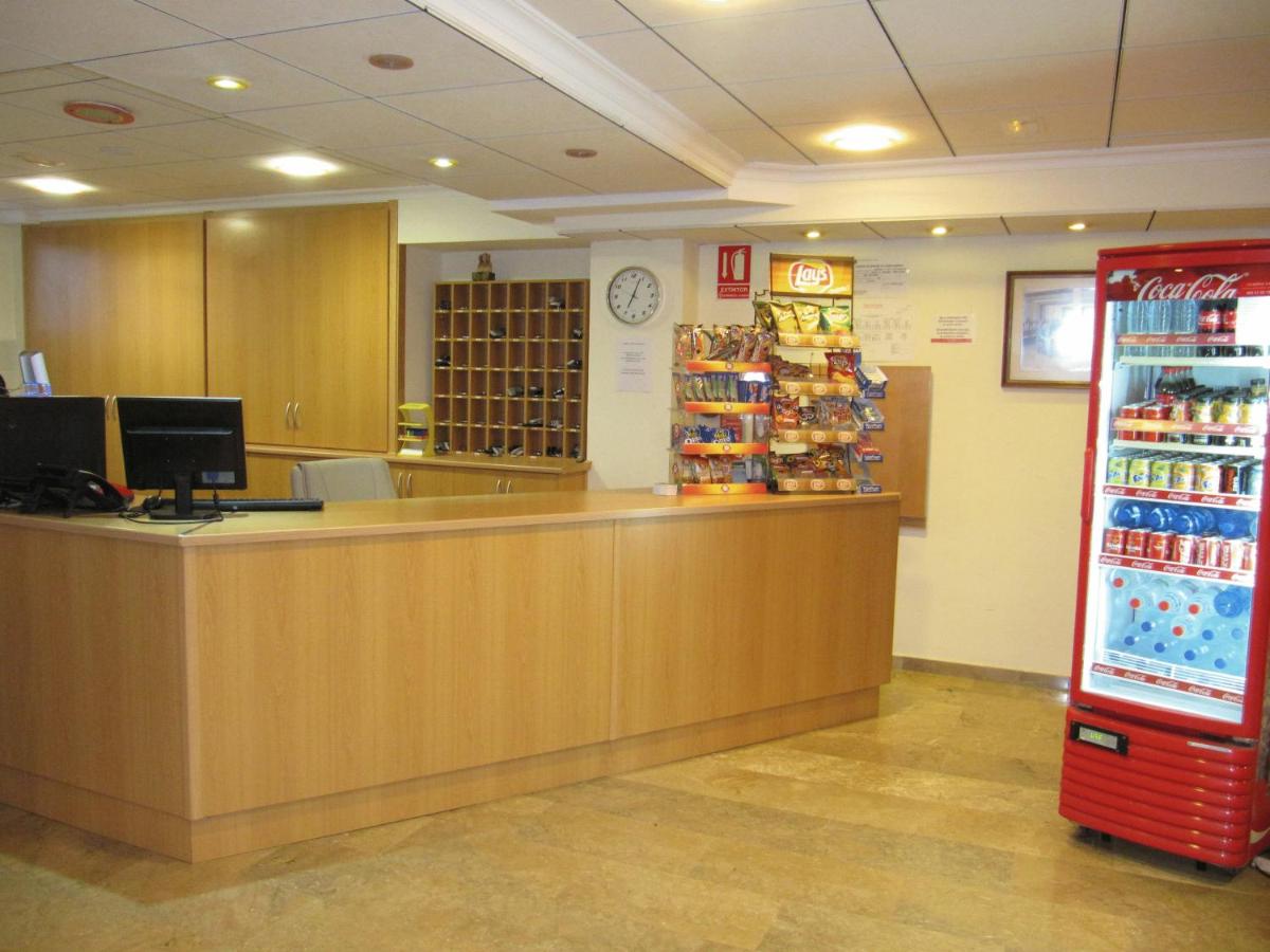 Hostal Meseguer - Housity