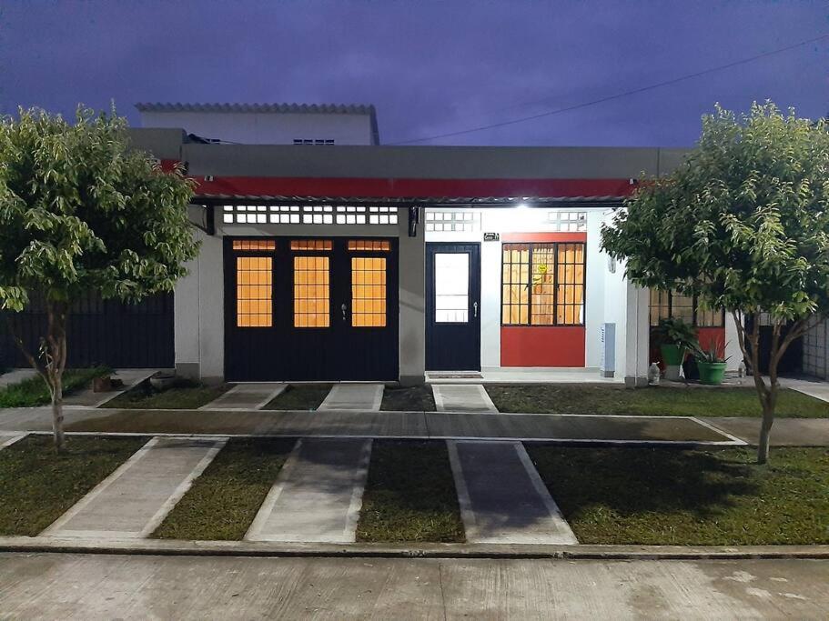 Casa bien ubicada y con todas las comodidades - Housity
