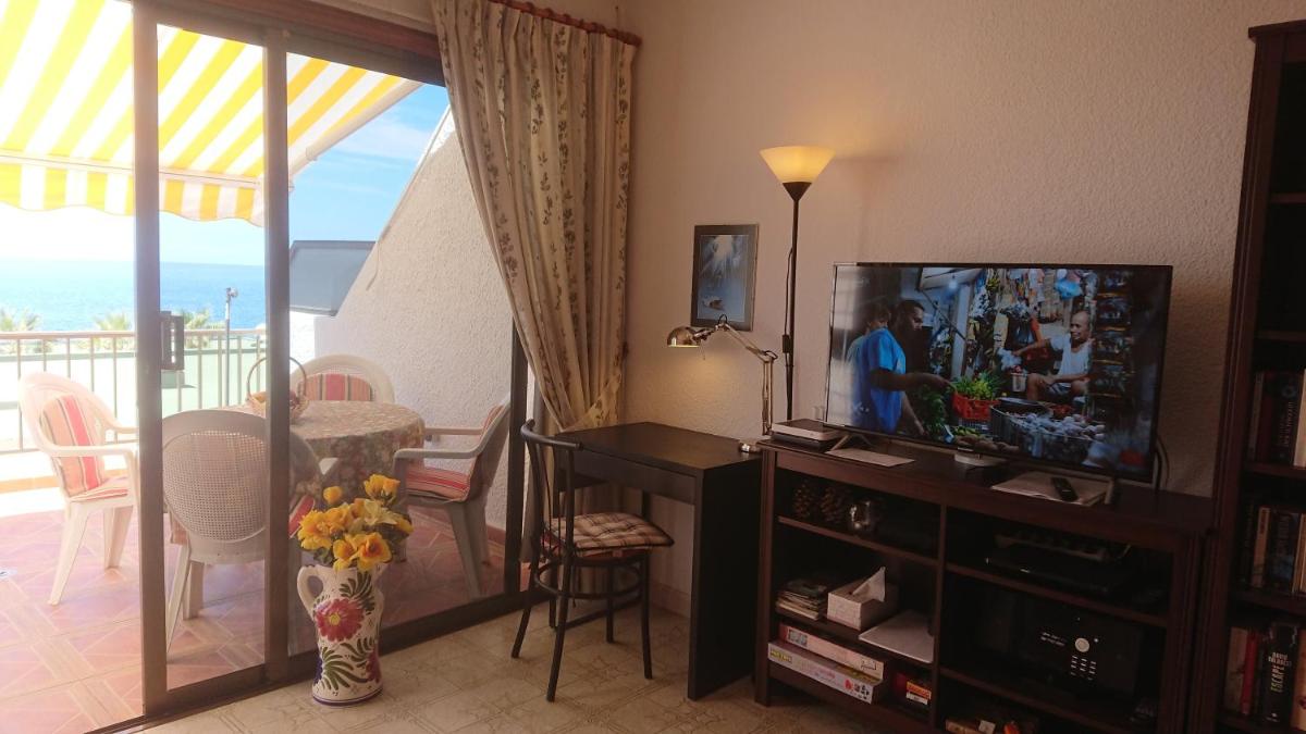 Apartment mit Sonnenterrasse und Panorama - Meerblick, 5 Min. von Hafen + Strand - Housity