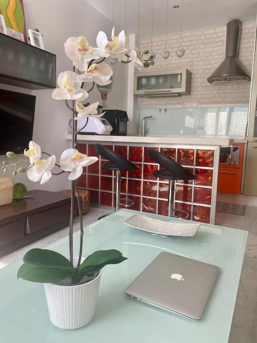 FIBES con parking gratis Apartamento Sevilla Este - Housity