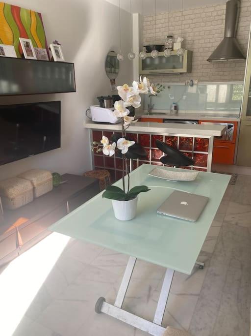 FIBES con parking gratis Apartamento Sevilla Este - Housity