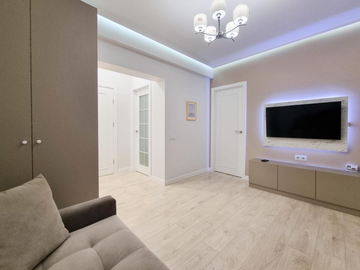 Botanica, 1 bedroom apartment with living - Housity