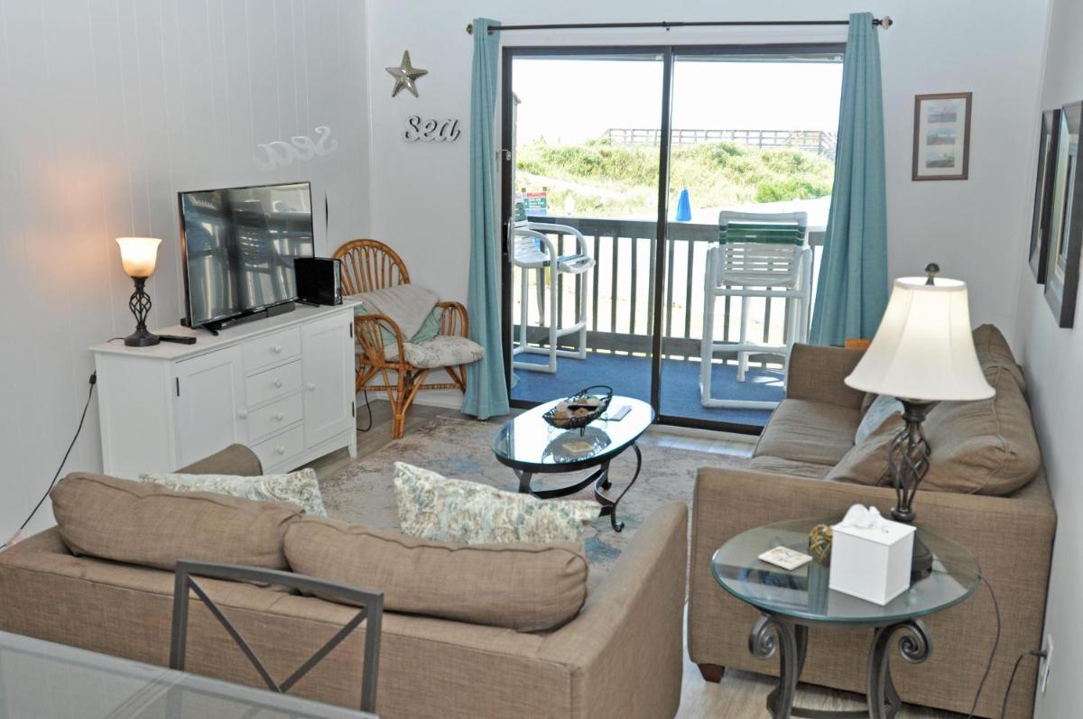 SC110 Ocean View, Boat Landing Nearby, On the Beach With Pool - Housity