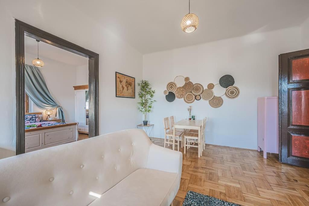 Carolina's Romantic Apartment - Housity