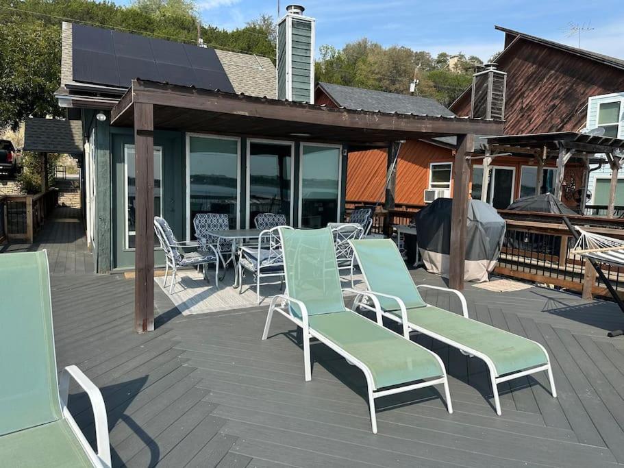 Stunning Lake House-Incredible View - Housity