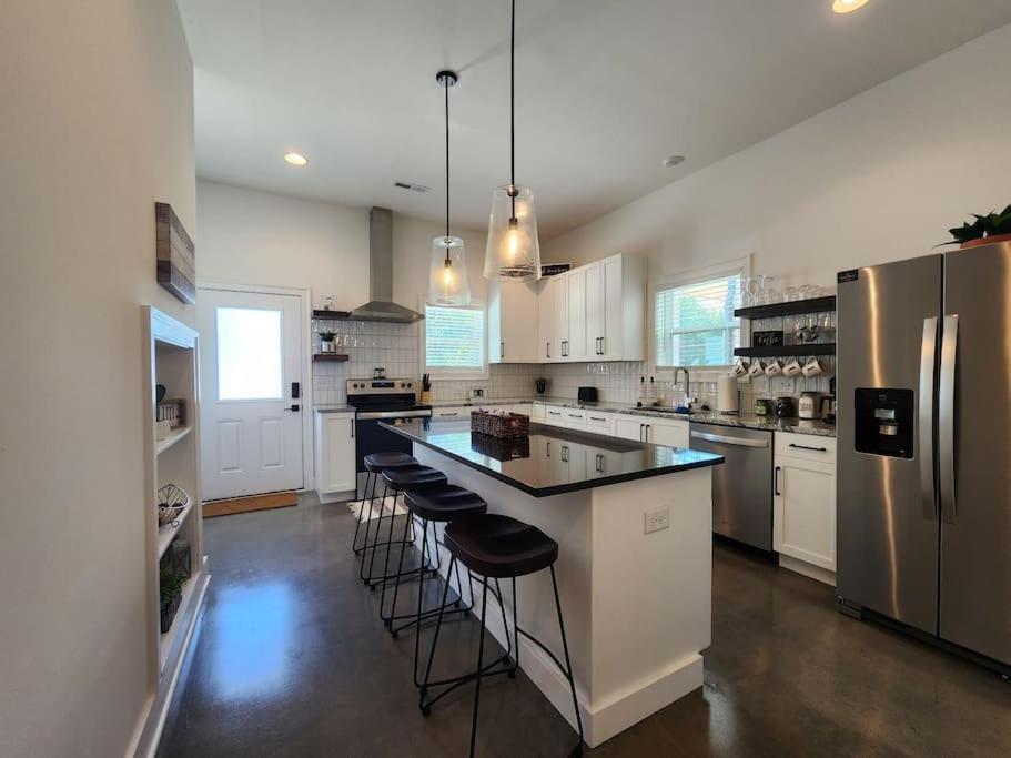 Family-Friendly Murfreesboro Condo with Rooftop View - Housity