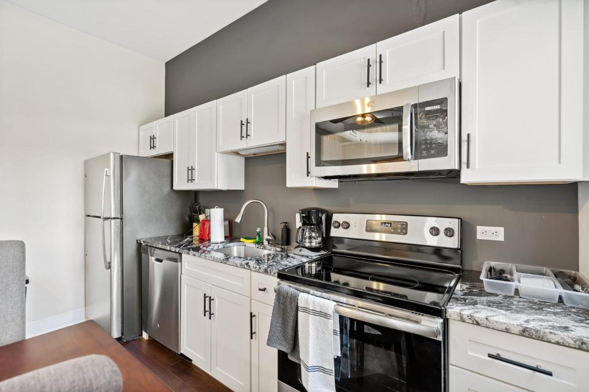 Modern Upscale 2BR  in Carson by Stay Gia - Housity